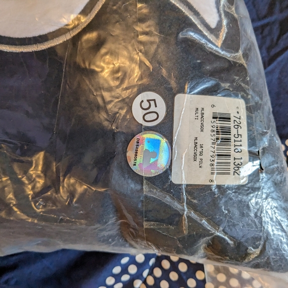 WHITE SOX PILLOW by Dan River - Picture 5 of 5